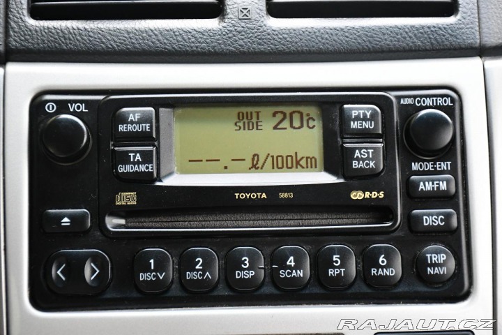 Toyota Avensis Verso 2.0D-4D 2xKOLA A/C 2005