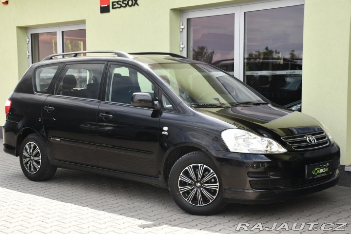 Toyota Avensis Verso 2.0D-4D 2xKOLA A/C 2005