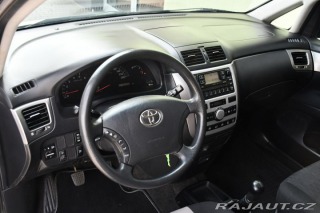 Toyota Avensis Verso 2.0D-4D 2xKOLA A/C 2005