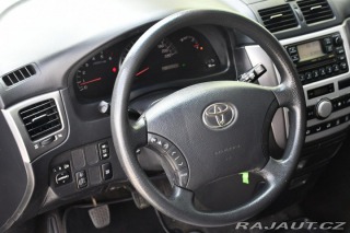 Toyota Avensis Verso 2.0D-4D 2xKOLA A/C 2005