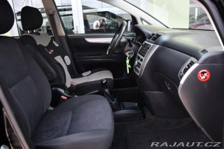 Toyota Avensis Verso 2.0D-4D 2xKOLA A/C 2005