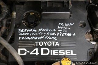 Toyota Avensis Verso 2.0D-4D 2xKOLA A/C 2005