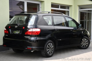 Toyota Avensis Verso 2.0D-4D 2xKOLA A/C 2005