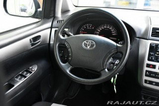Toyota Avensis Verso 2.0D-4D 2xKOLA A/C 2005
