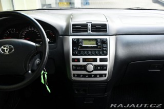 Toyota Avensis Verso 2.0D-4D 2xKOLA A/C 2005