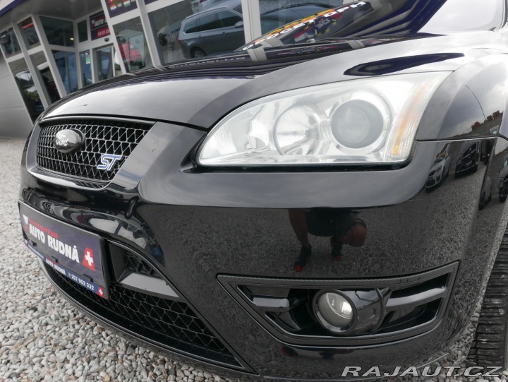 Ford Focus ST 2,5Turbo REZERVACE 2005