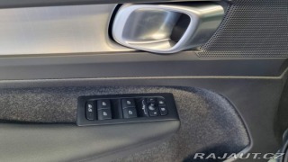 Volvo XC40 B3 2.0L 163 HP AT7 FWD CO 2025