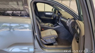 Volvo XC40 B3 2.0L 163 HP AT7 FWD CO 2025