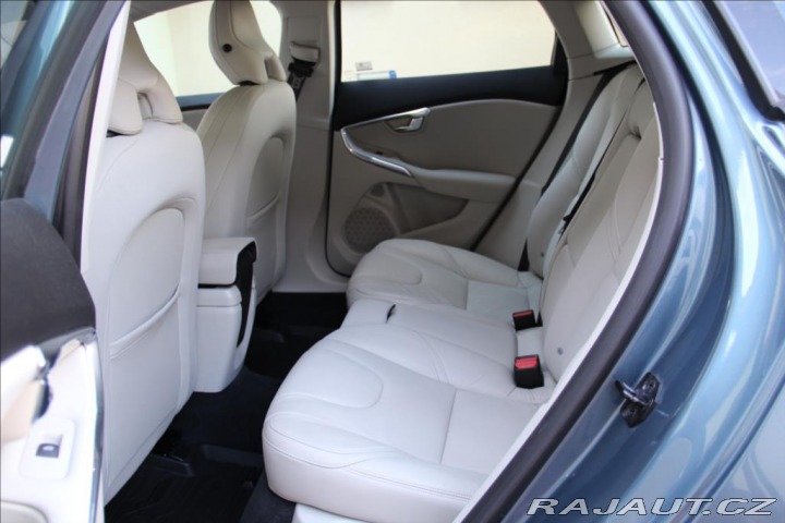 Volvo V40 1,6 D2 114PS Kinetic 2012