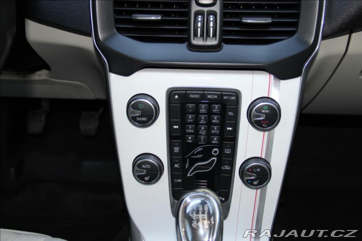 Volvo V40 1,6 D2 114PS Kinetic 2012