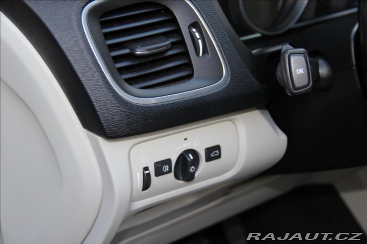 Volvo V40 1,6 D2 114PS Kinetic 2012