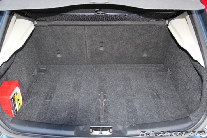 Volvo V40 1,6 D2 114PS Kinetic 2012