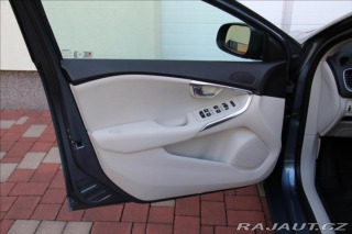 Volvo V40 1,6 D2 114PS  Kinetic 2012