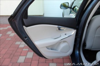 Volvo V40 1,6 D2 114PS  Kinetic 2012