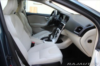 Volvo V40 1,6 D2 114PS  Kinetic 2012