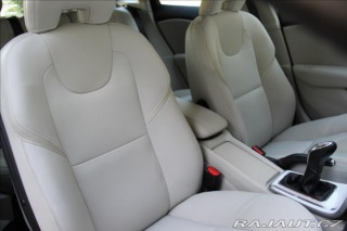 Volvo V40 1,6 D2 114PS  Kinetic 2012
