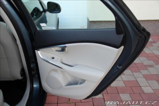 Volvo V40 1,6 D2 114PS  Kinetic 2012