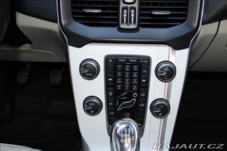 Volvo V40 1,6 D2 114PS  Kinetic 2012