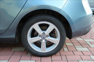 Volvo V40 1,6 D2 114PS  Kinetic 2012
