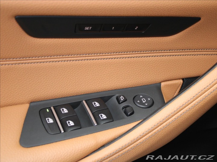 BMW 5 2,0 520d M-Paket Paměť .3 2021
