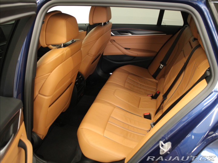 BMW 5 2,0 520d M-Paket Paměť .3 2021