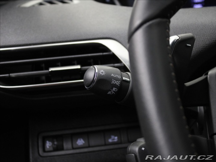 Peugeot 5008 1,5 HDi 96kW AT Allure 7 2024