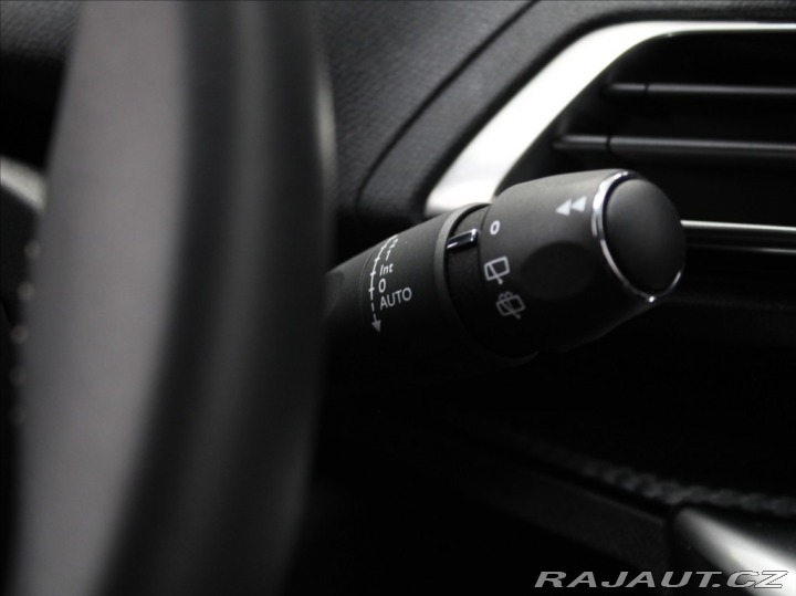 Peugeot 5008 1,5 HDi 96kW AT Allure 7 2024