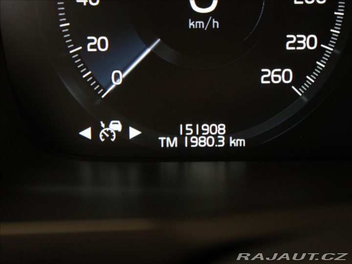 Volvo XC90 2,0 D5 173kW R-Design TAŽ 2016