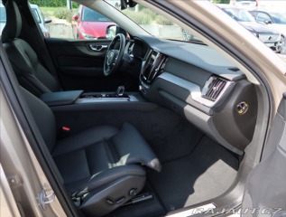 Volvo XC60 2,0 B5 AWD AUT Plus Dark 2024