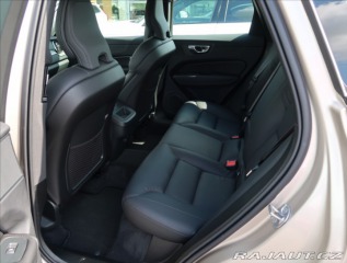 Volvo XC60 2,0 B5 AWD AUT Plus Dark 2024