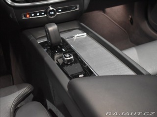 Volvo V60 2,0 B4 PLUS Dark,Bezklíč 2024
