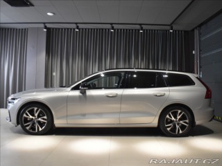 Volvo V60 2,0 B4 PLUS Dark,Bezklíč 2024