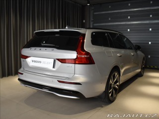 Volvo V60 2,0 B4 PLUS Dark,Bezklíč 2024