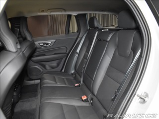 Volvo V60 2,0 B4 PLUS Dark,Bezklíč 2024