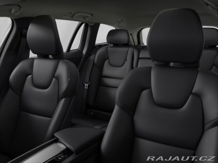 Volvo V60 2,0 B4 Plus Dark 2025