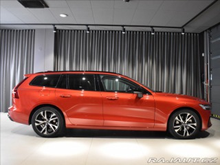 Volvo V60 2,0 B4 PLUS Panorama,BLIS 2024