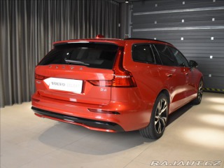 Volvo V60 2,0 B4 PLUS Panorama,BLIS 2024