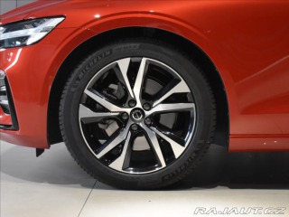 Volvo V60 2,0 B4 PLUS Panorama,BLIS 2024