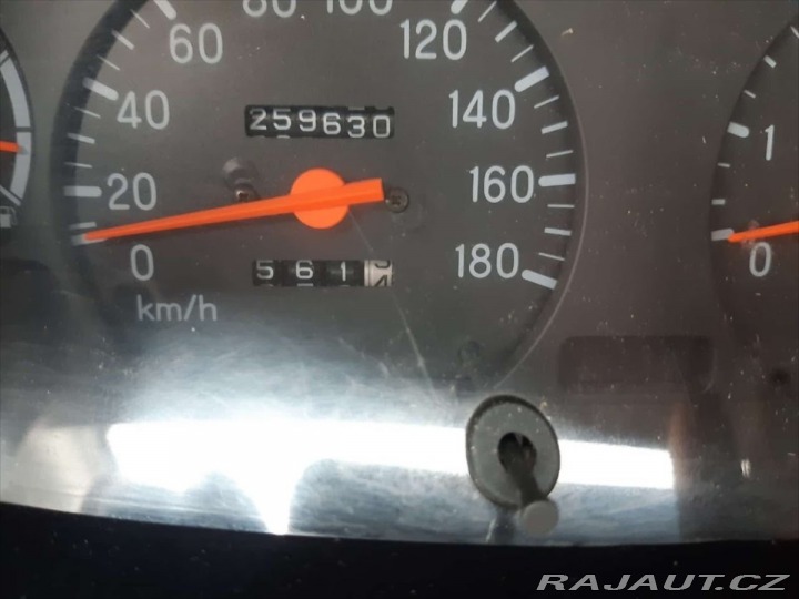 Mitsubishi L200 2,5 2005