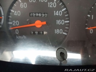 Mitsubishi L200 2,5 2005