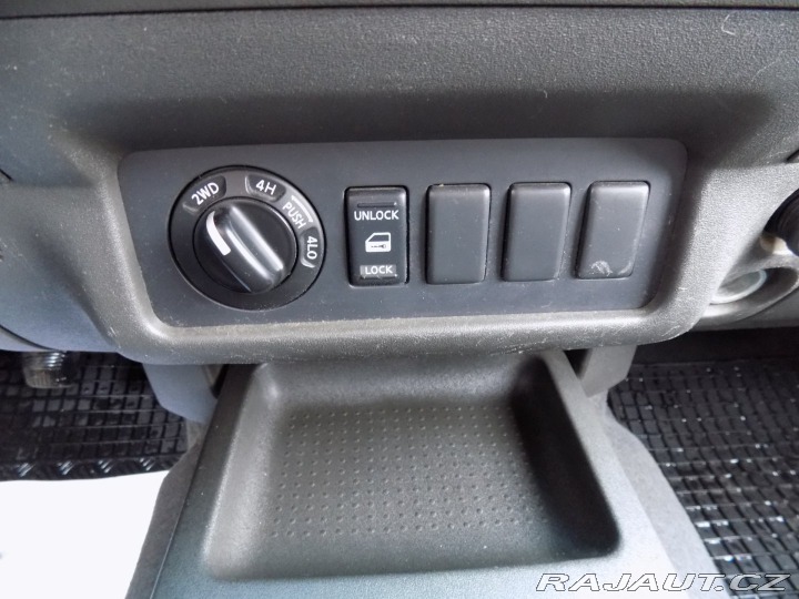 Nissan Navara 2.5DCI/4x4/klimatizace/ 2005