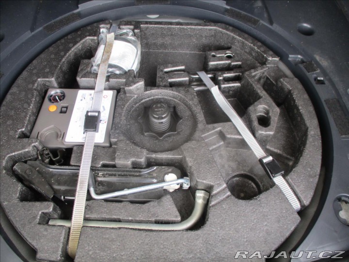Volkswagen Touran 1,2 TSi 77kw LIFE, bez ko 2014