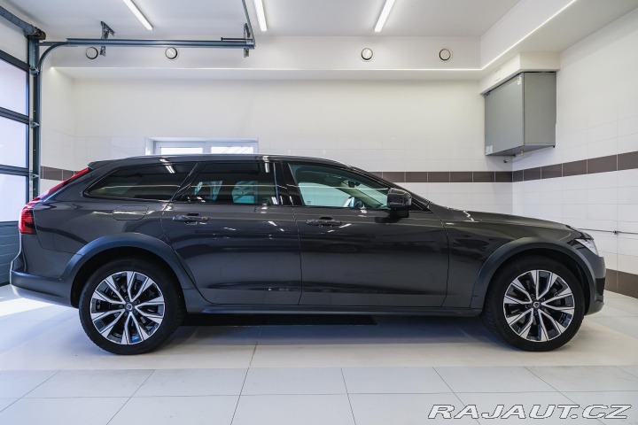 Volvo V90 CC B5 AWD PLUS, H&K, 2022