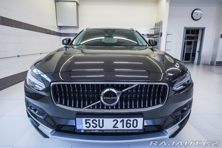 Volvo V90 CC B5 AWD PLUS, H&K, 2022