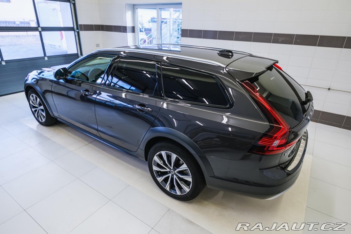 Volvo V90 CC B5 AWD PLUS, H&K, 2022
