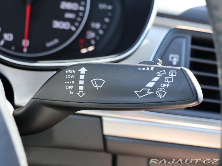 Audi A6 2,0 TDI 130kW Aut. Naviga 2012