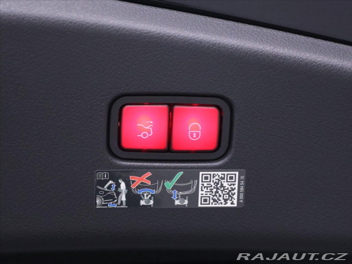 Mercedes-Benz CLE 2,0 300 4Matic AMG Premiu 2025