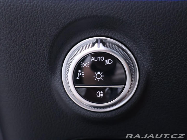 Mercedes-Benz CLE 2,0 300 4Matic AMG Premiu 2025