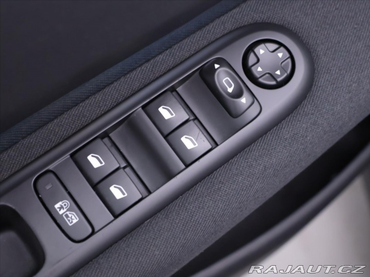 Peugeot 3008 1,6 HDI 84KW Active CZ 1. 2015