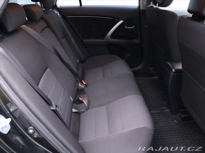Toyota Avensis 2,0 D-4D 91kW Life Xenon 2013